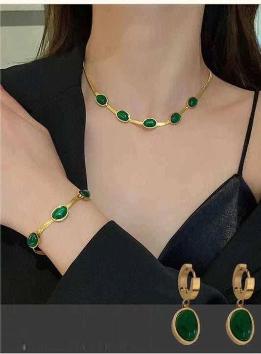 Oval Green Crystal Pendant Necklace Set With Bracelet by 67e4ai-0z